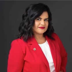 Episode Graphic: On Top of PR with Jason podcast: Communication and PR in the AI era with Brenda Duran and show host Jason 